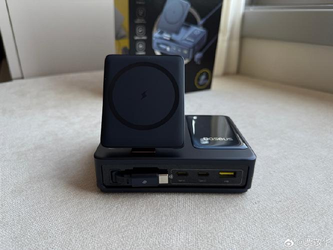 作為一名數碼博主,家中的數碼產品挺多的,平時用2